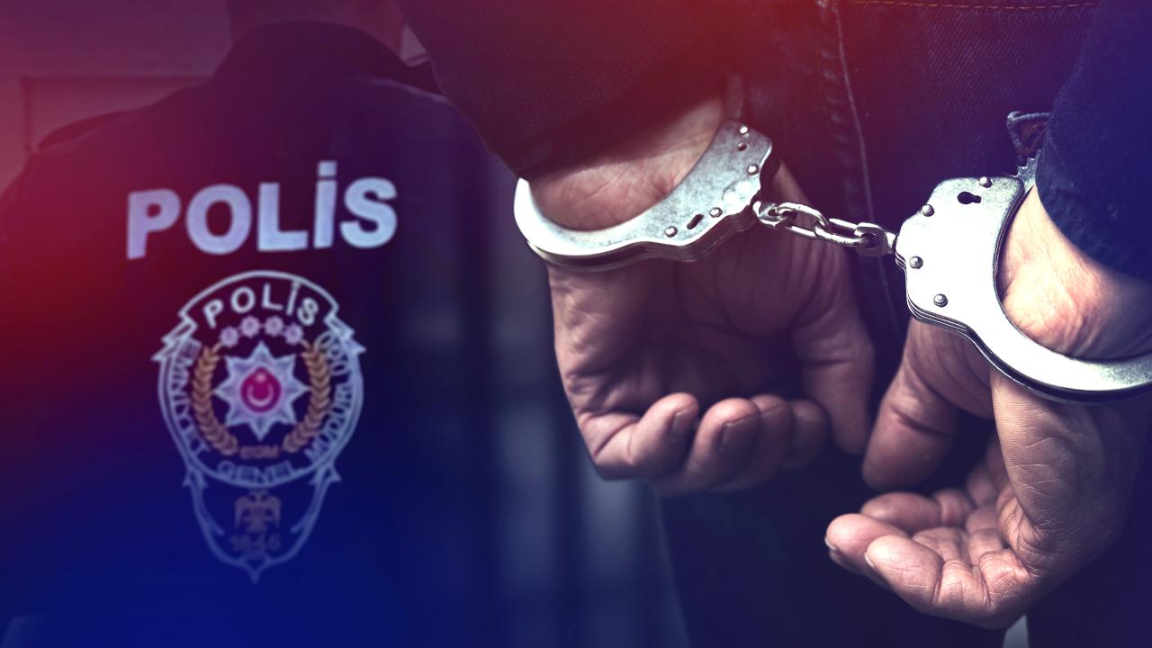 Otomobildeki gizli bölmede uyuşturucu ele geçirildi: 1 şüpheli tutuklandı